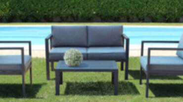 Salotto da esterno con cuscini